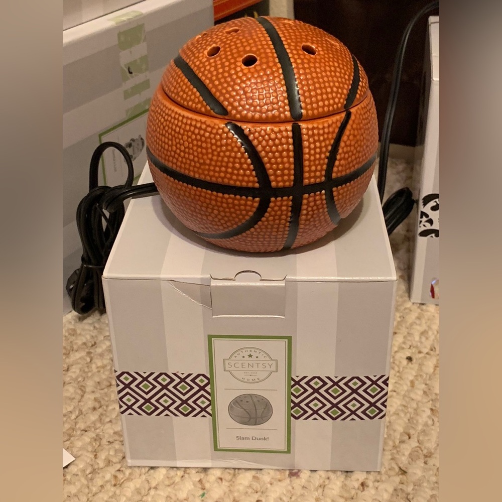 Scentsy Slam Dunk! Basketball Element Ceramic Warmer- $35